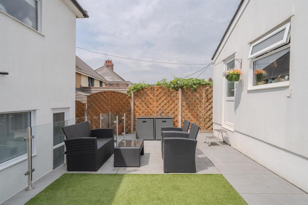 194 The Highway-36.jpg