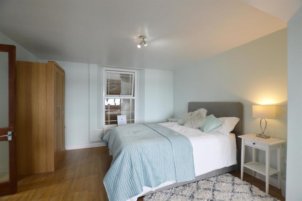 annexe bedroom.JPG