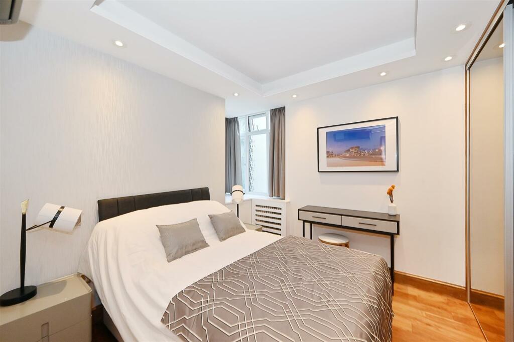 20-Barrie-House (12).JPG