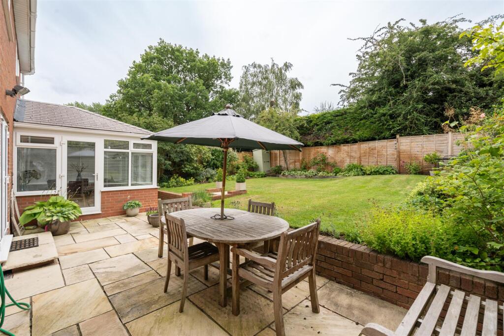 11 Beconsfield Close-4_lo.jpg