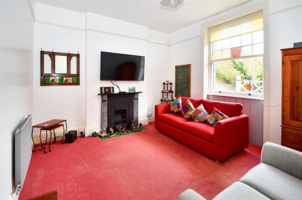 Sitting Room / Bedroom 4