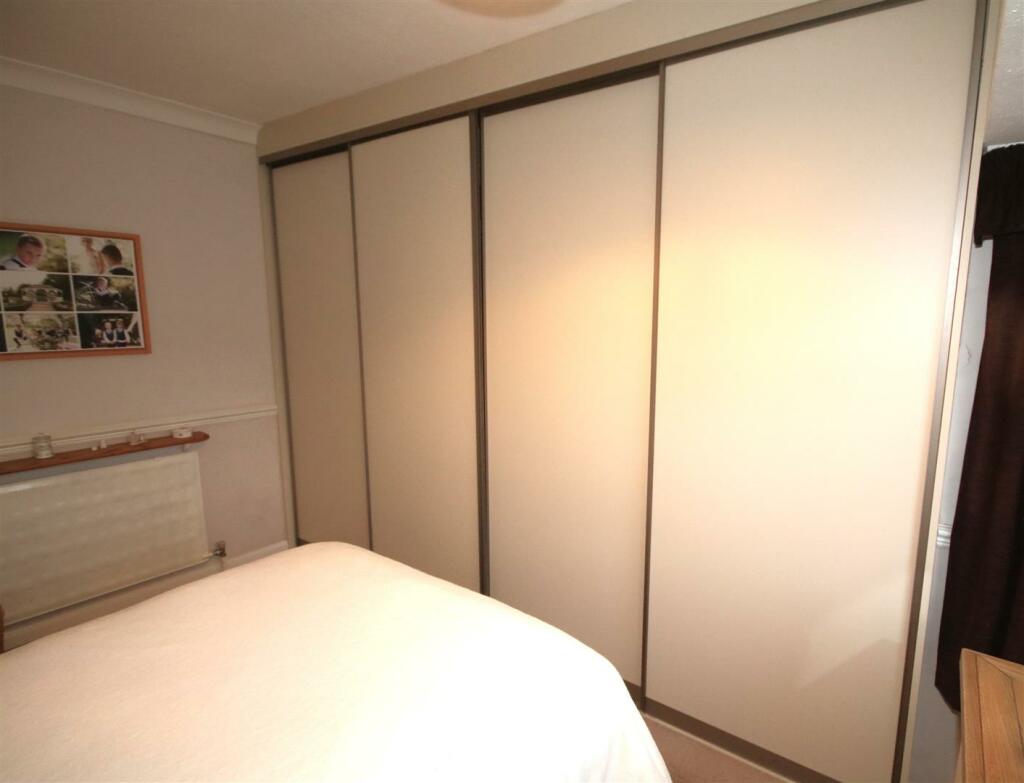 Bedroom 1b.JPG