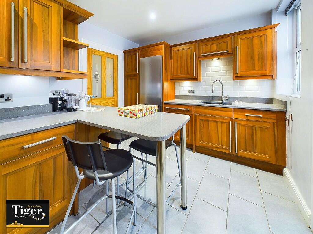 CAM02176G0-PR0434...