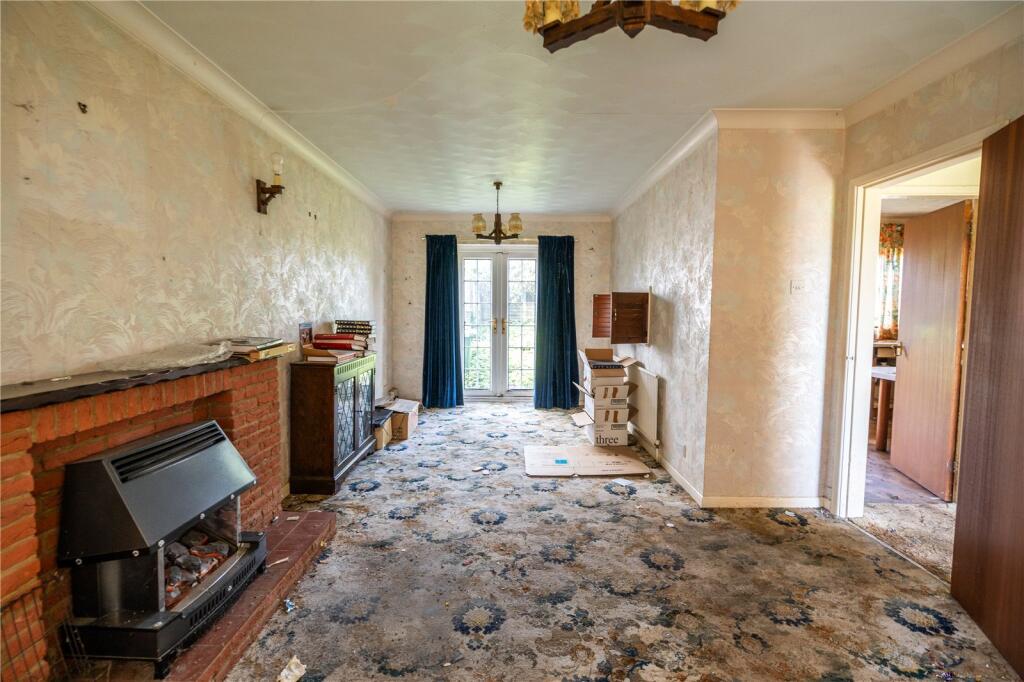 Living Room (2)