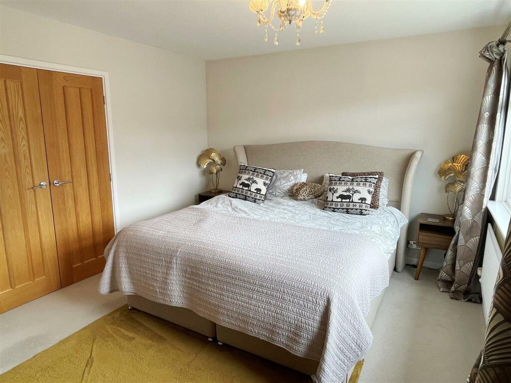 Bed 1a.JPG