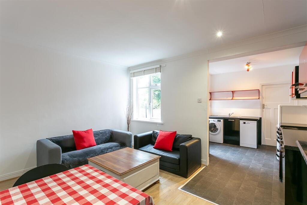 Open Plan Kitchen/Dining