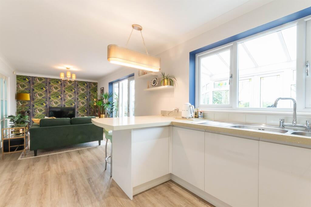 Kitchen Family Room