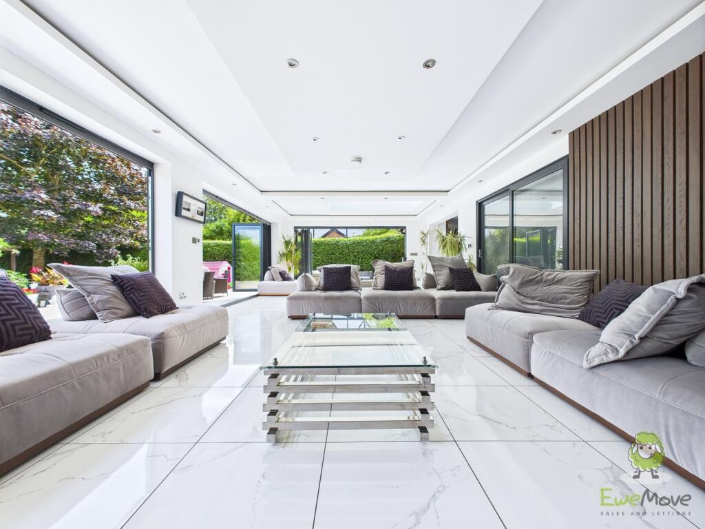 CAM01543G0-PR0141-STILL082