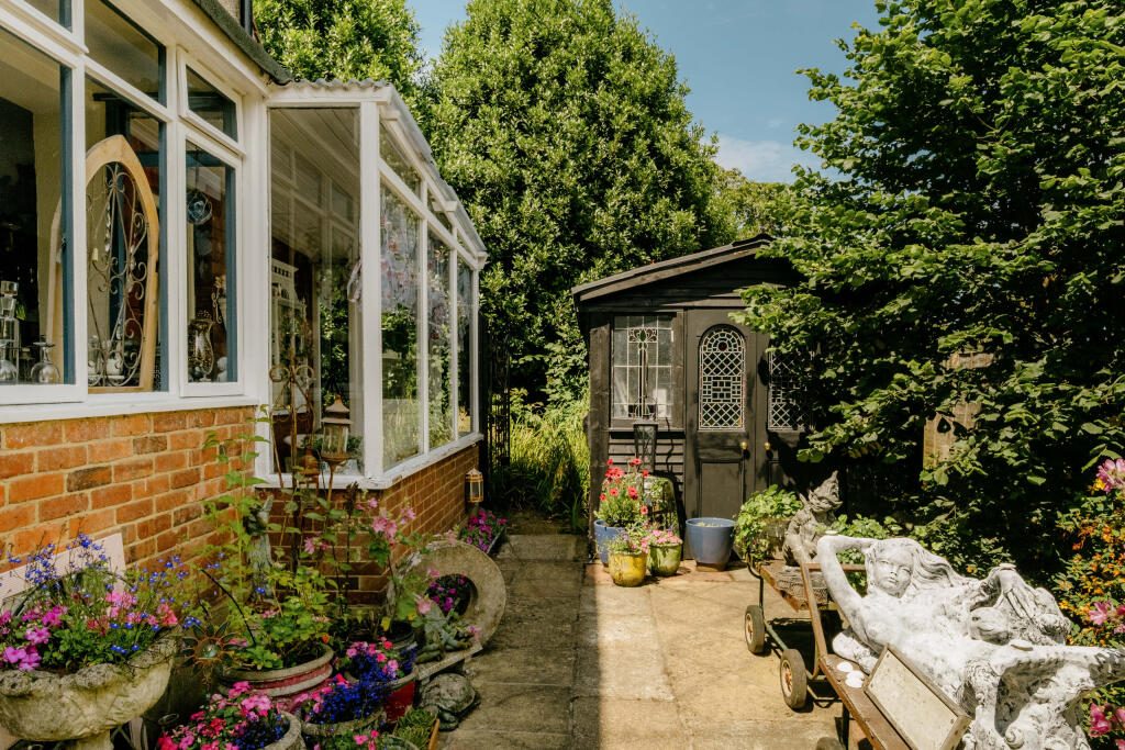 Croft-Bexhill-Squirrels-Exterior-2