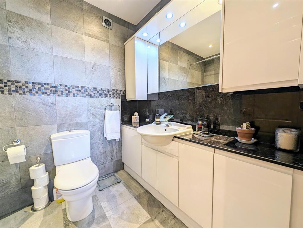 Family Bathroomjpg