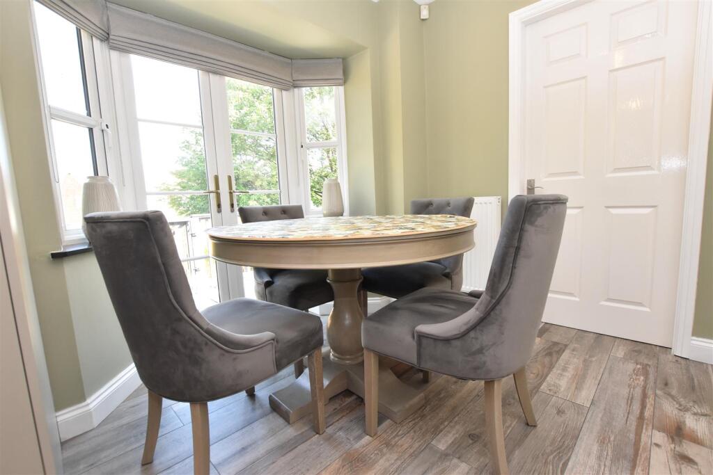 KITCHEN DINING ROOM