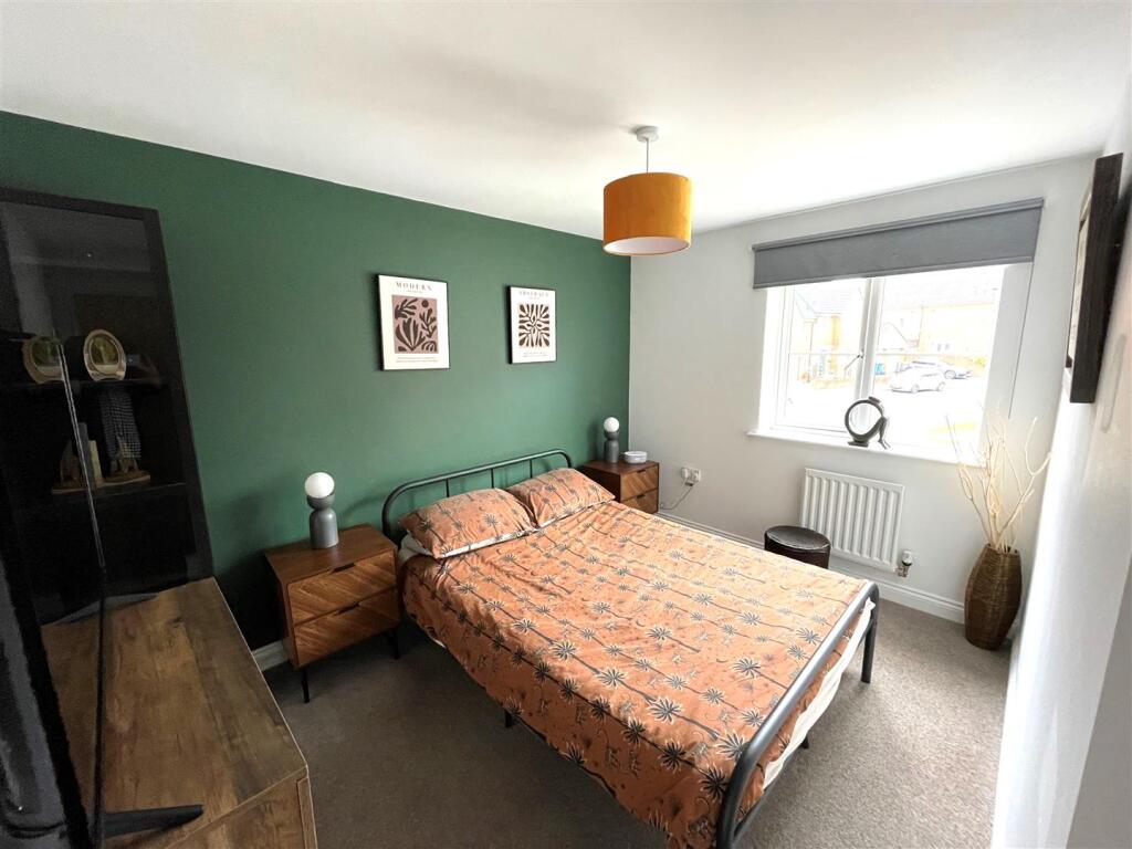Bed 4.jpg