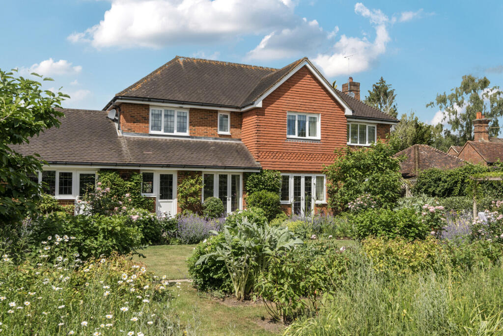 1290281-4-683d872...