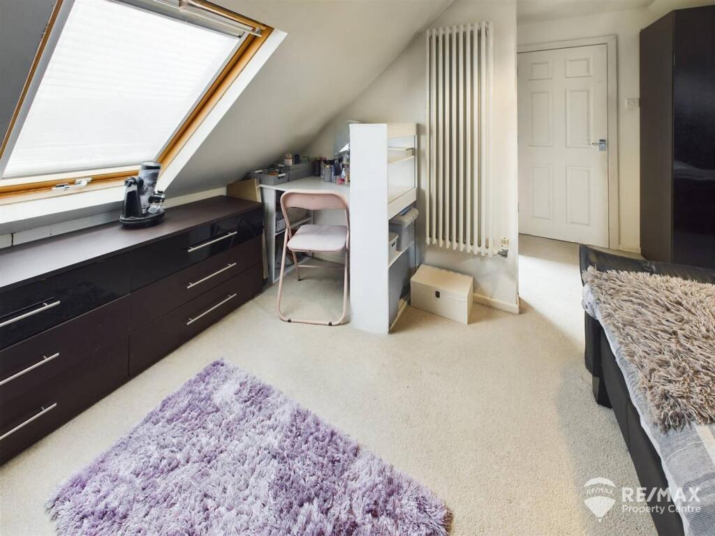 Loft Bedroom (2).jpg