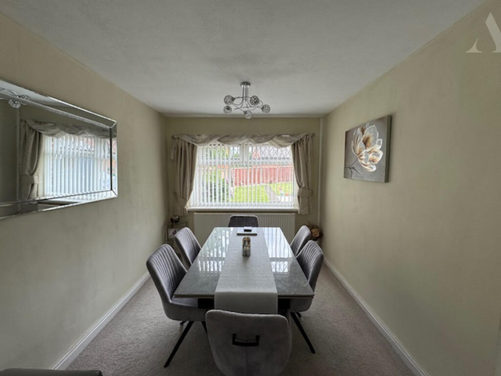 4 Wallbank Road Dining Room