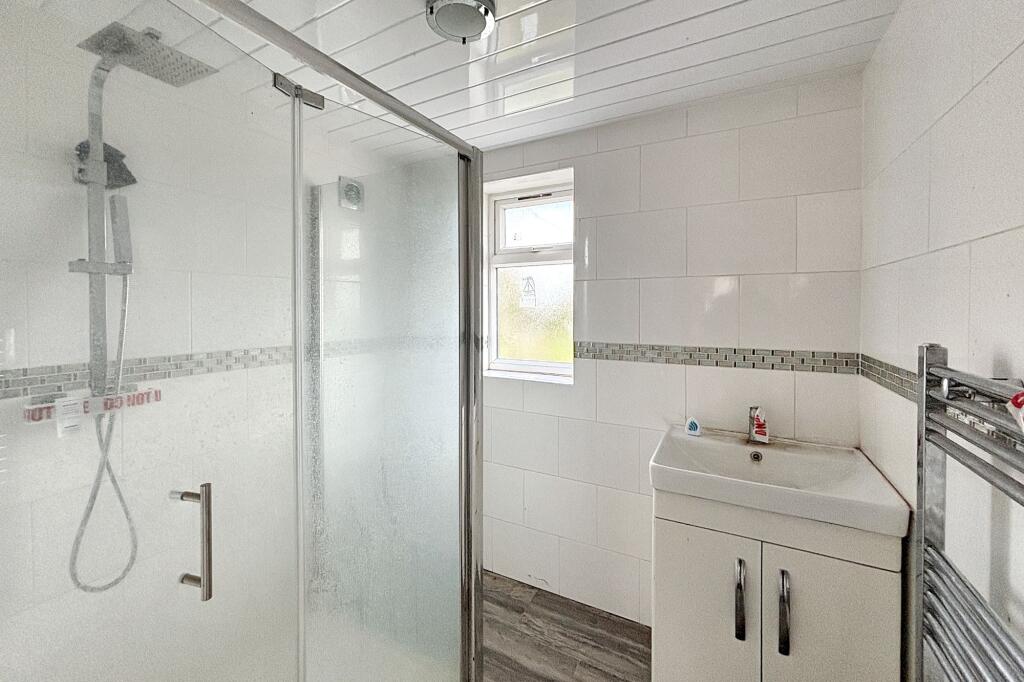 15 Glebe Avenue, Harrow HA3 9LG