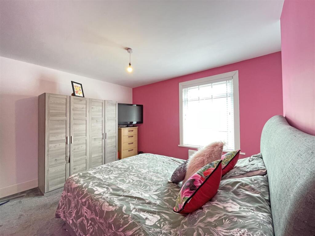 Victory Street 16 - Bedroom One Long.jpg