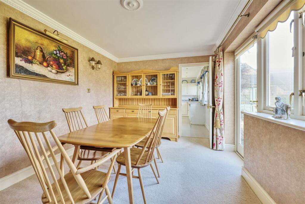 11-4 Rectory Court E