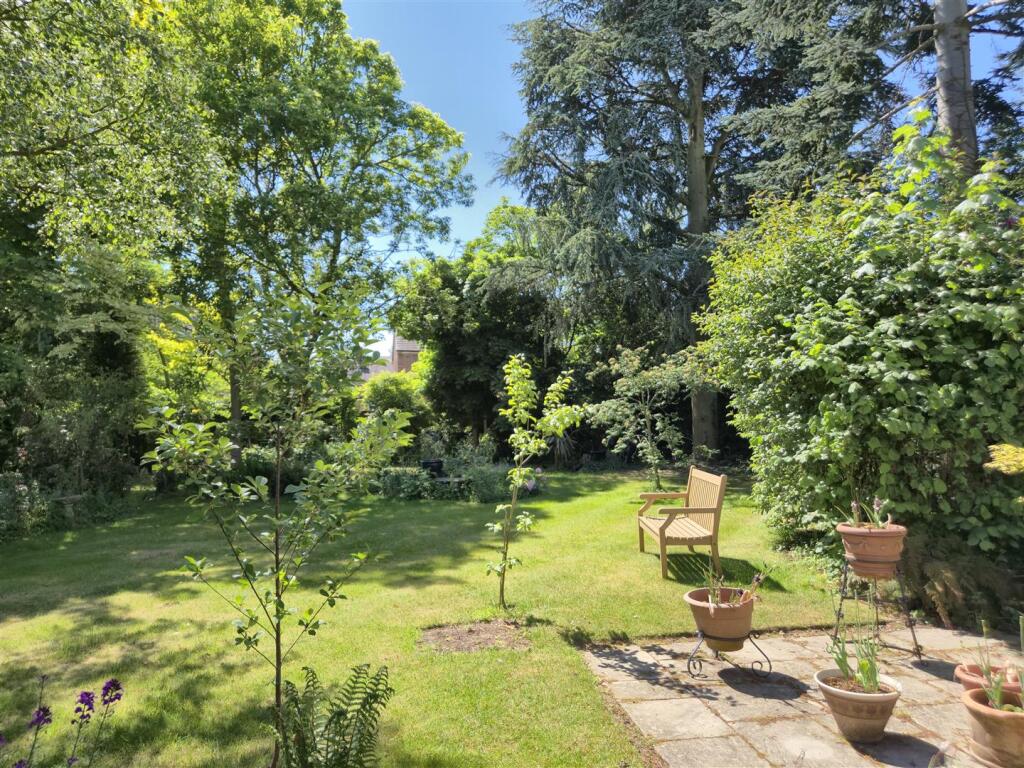 South Facing Private Rear Garden