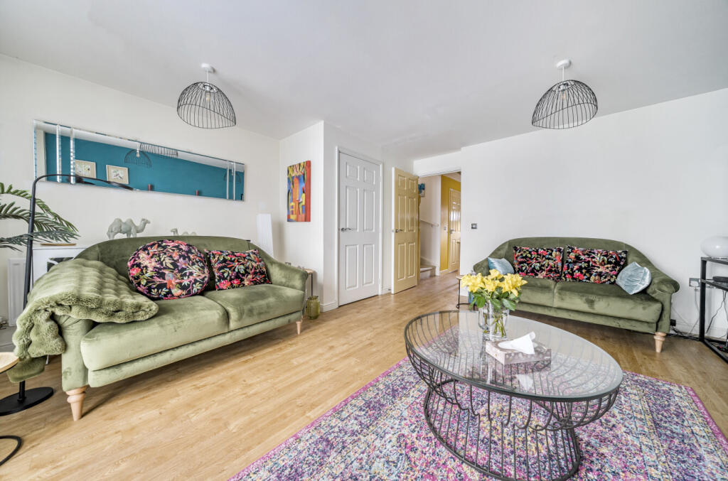 1361132-12-68de40...