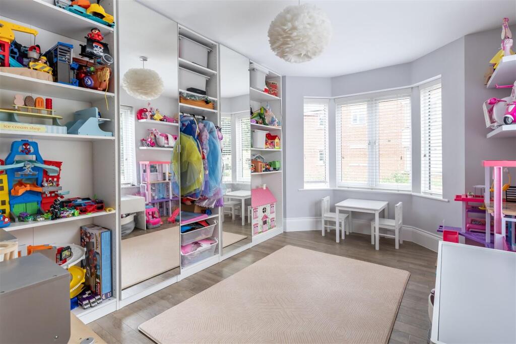 39 Kings Wood (5).jpg