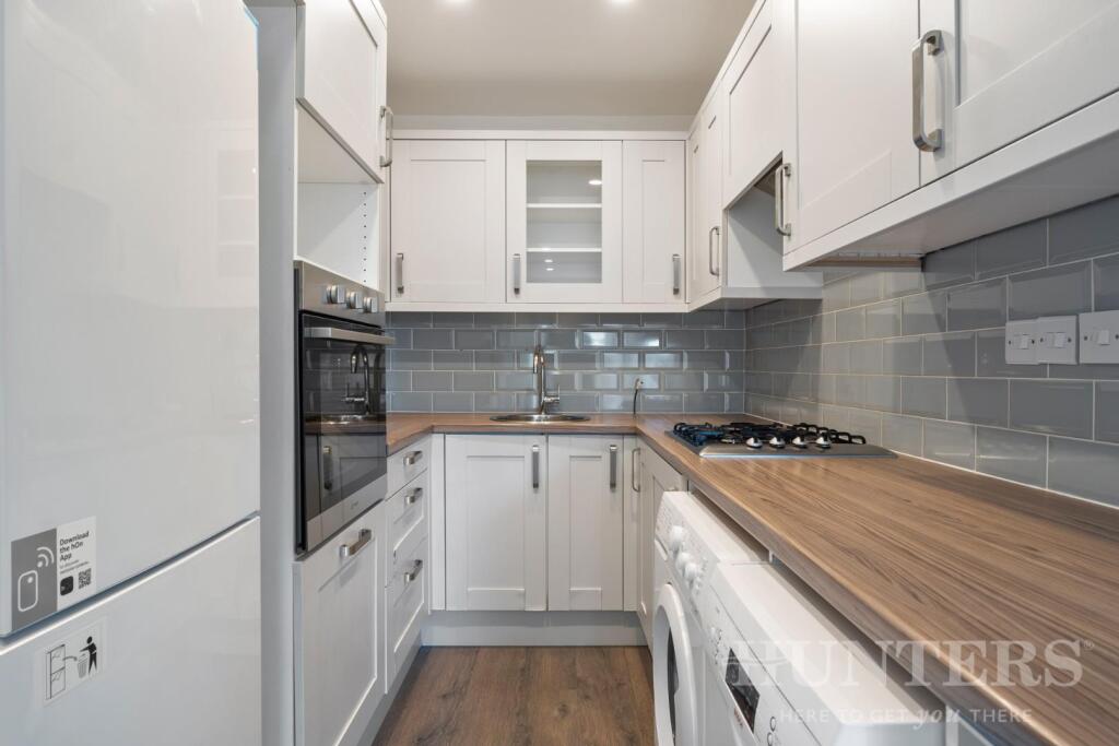 7 Morland Place N15 5EJ-10.jpg