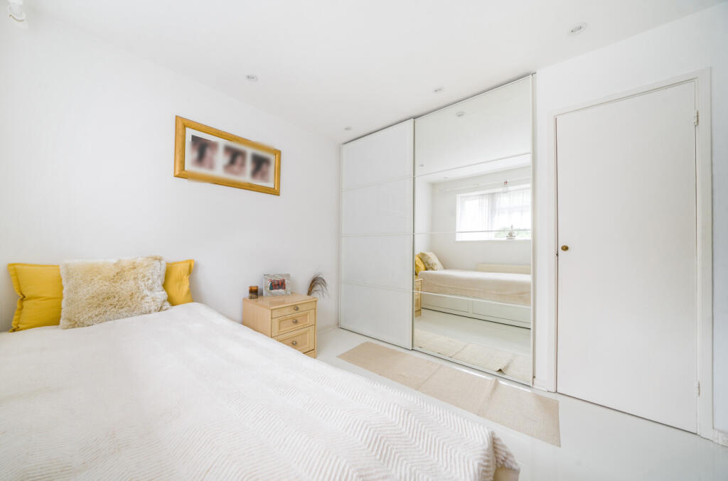 1295706-19-6825b7...