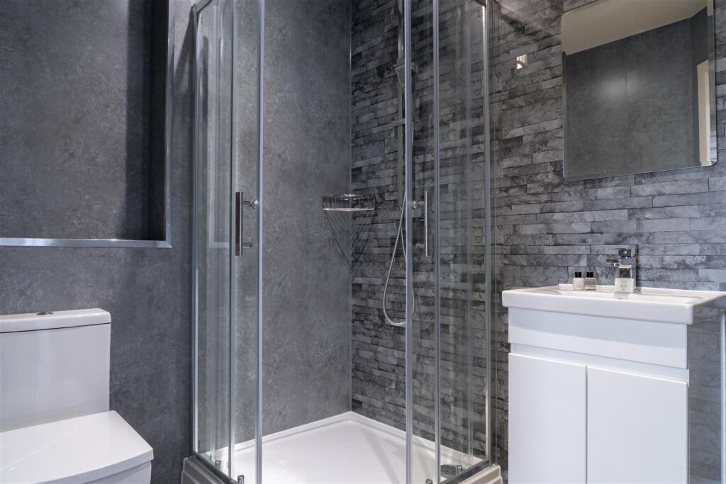 Studio bathroom.jpg