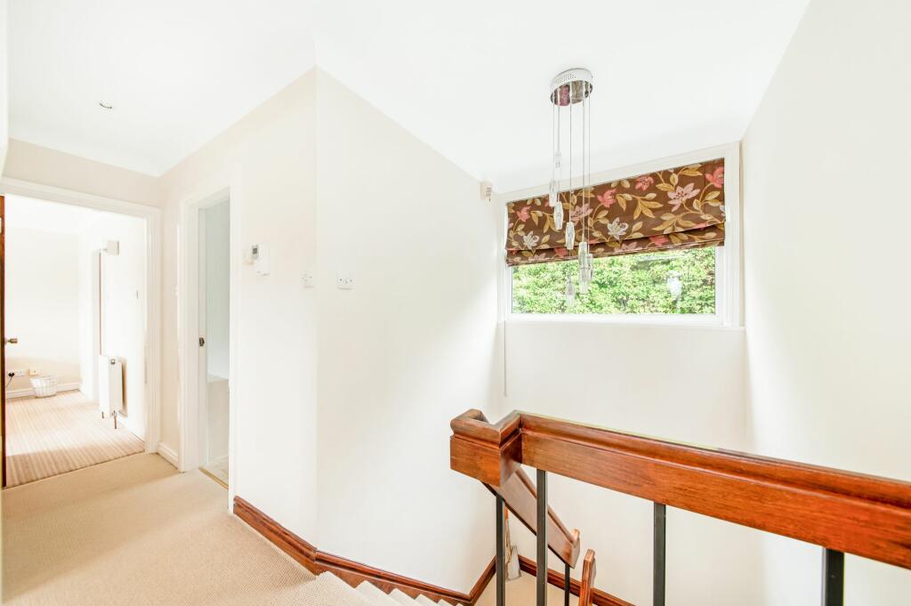 FIRST FLOOR LANDING