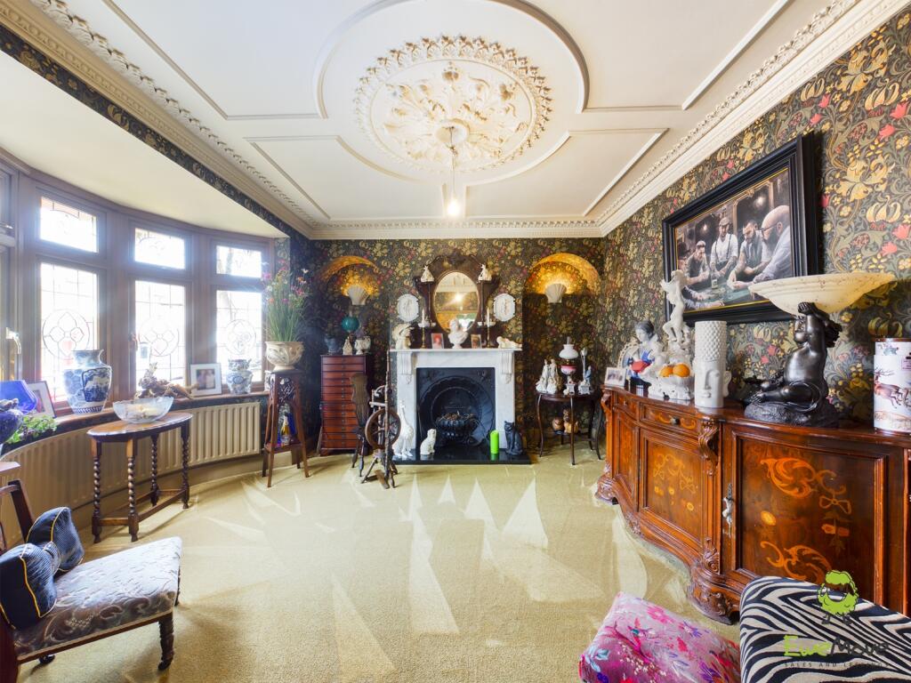 CAM00570P1-PR0192-STILL05