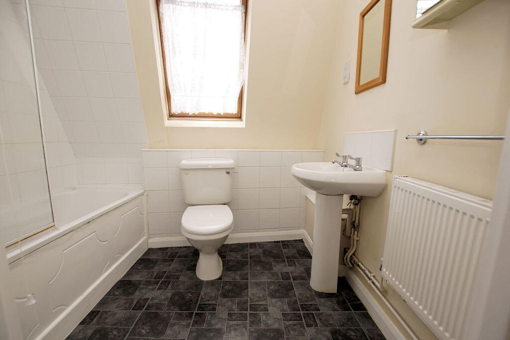 Bathroom/ En Suite