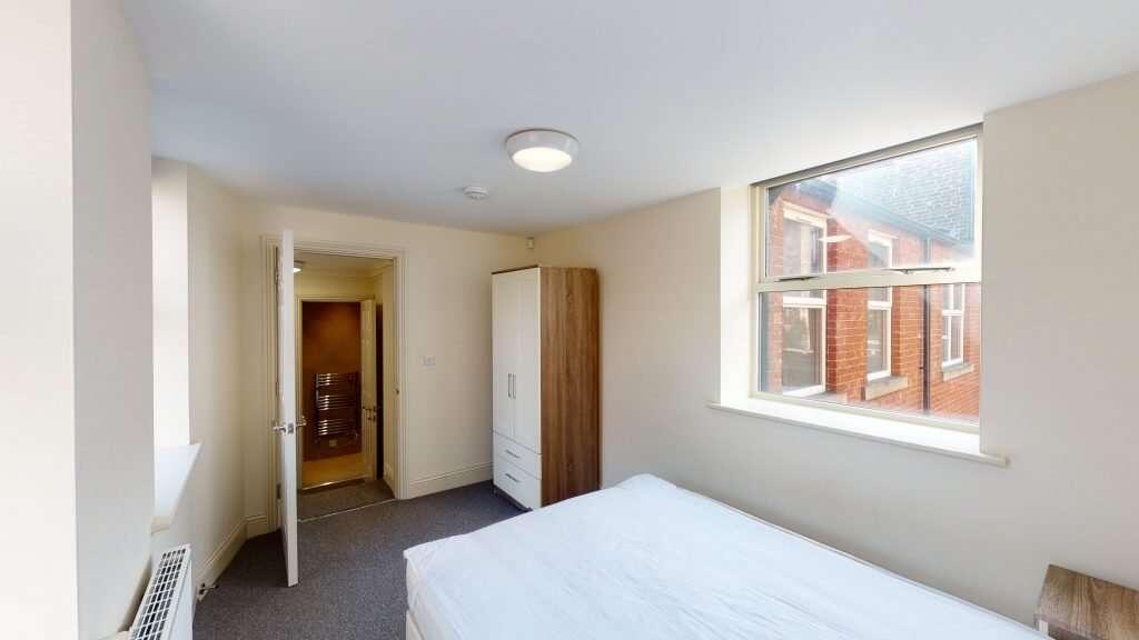 Flat_4_St_James_Row