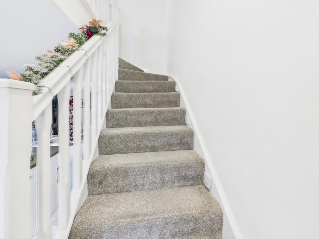 CAM03729G0-PR0199-STILL023