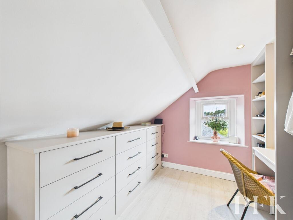 Bedroom 1 dressing area