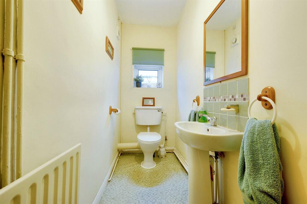 Downstairs WC_1.jpeg