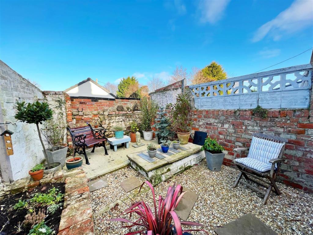 Garden 3.jpg