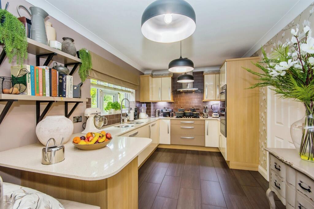 Kitchen / Breakfast Room