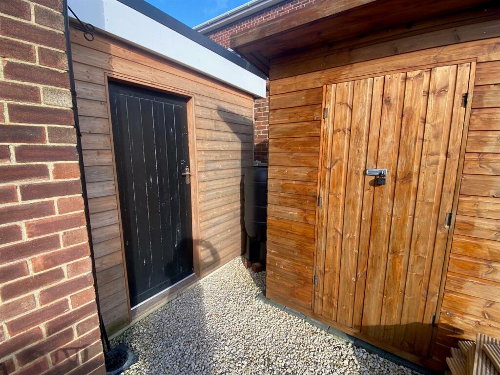 crossley lane 44 shed.jpg