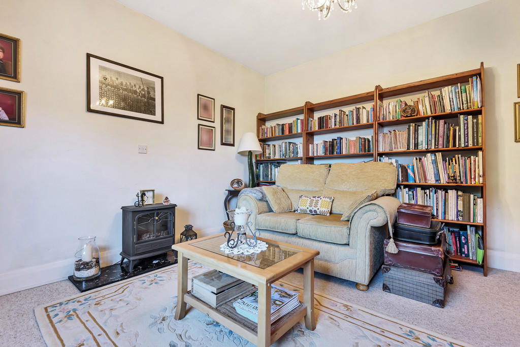 Bedroom Two / Sit...