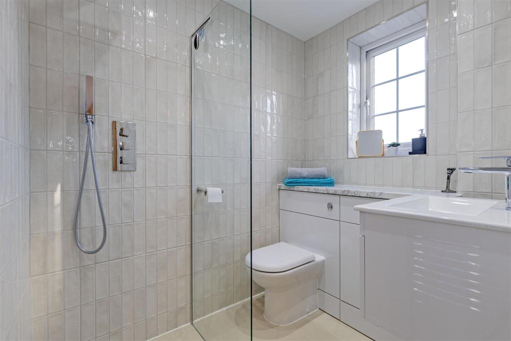 ENSUITE SHOWER ROOM