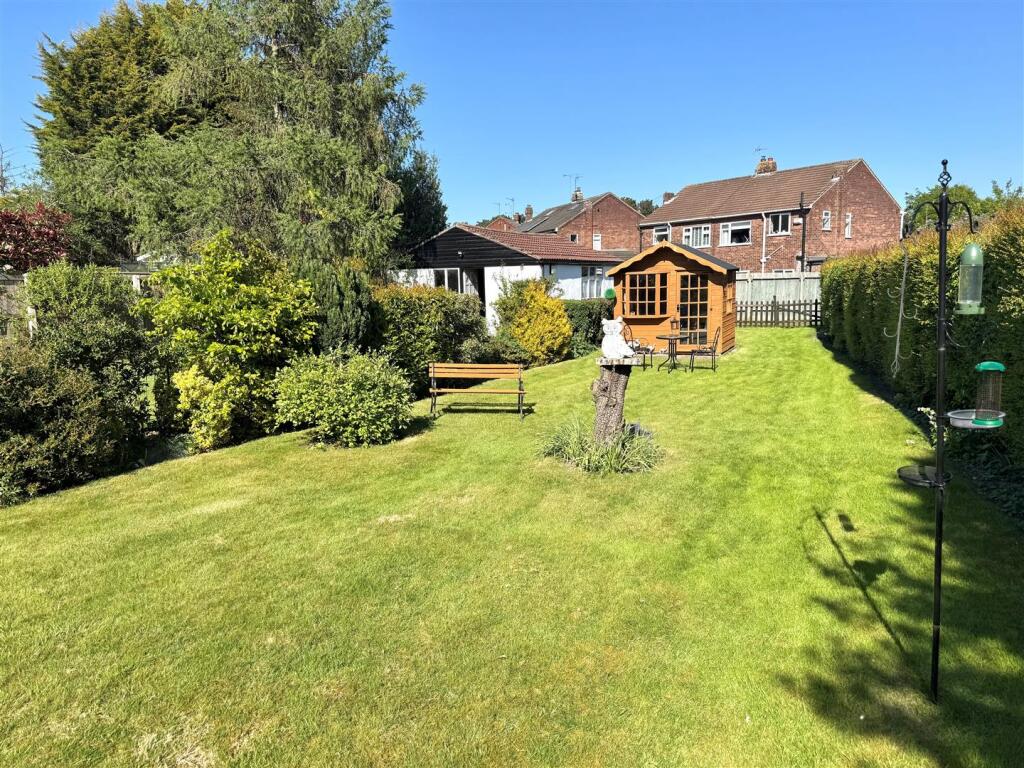 1 Westfield Lane garden.jpg