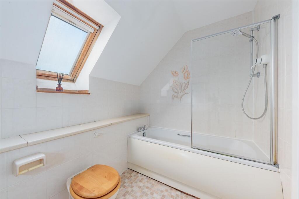 5 Malcolm Crescent Monifieth-8.JPG