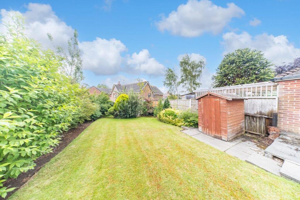 10 fairholme ave garden 2.jpg