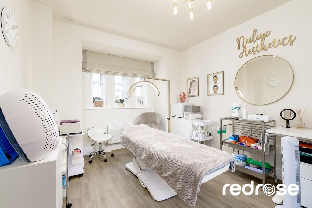 web_16 Barnes Wal...