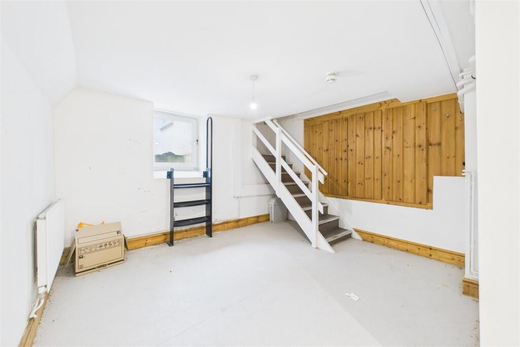 10 Osborne Villas, Kingsdown, Bristol BS2 8BP | Fr