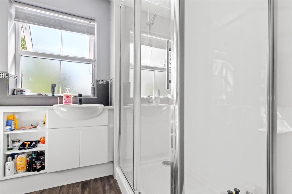 Family shower room