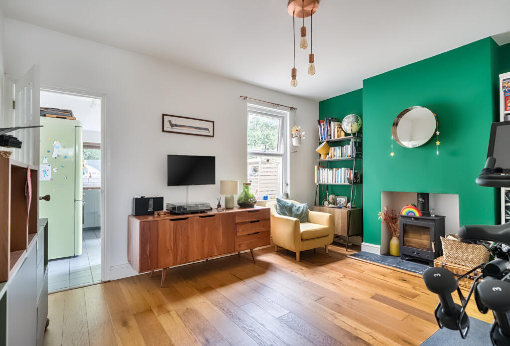 1335909-3-68a5fbb...