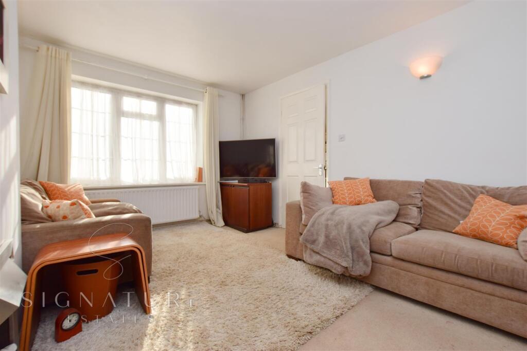 Living Room 2 (11).jpg