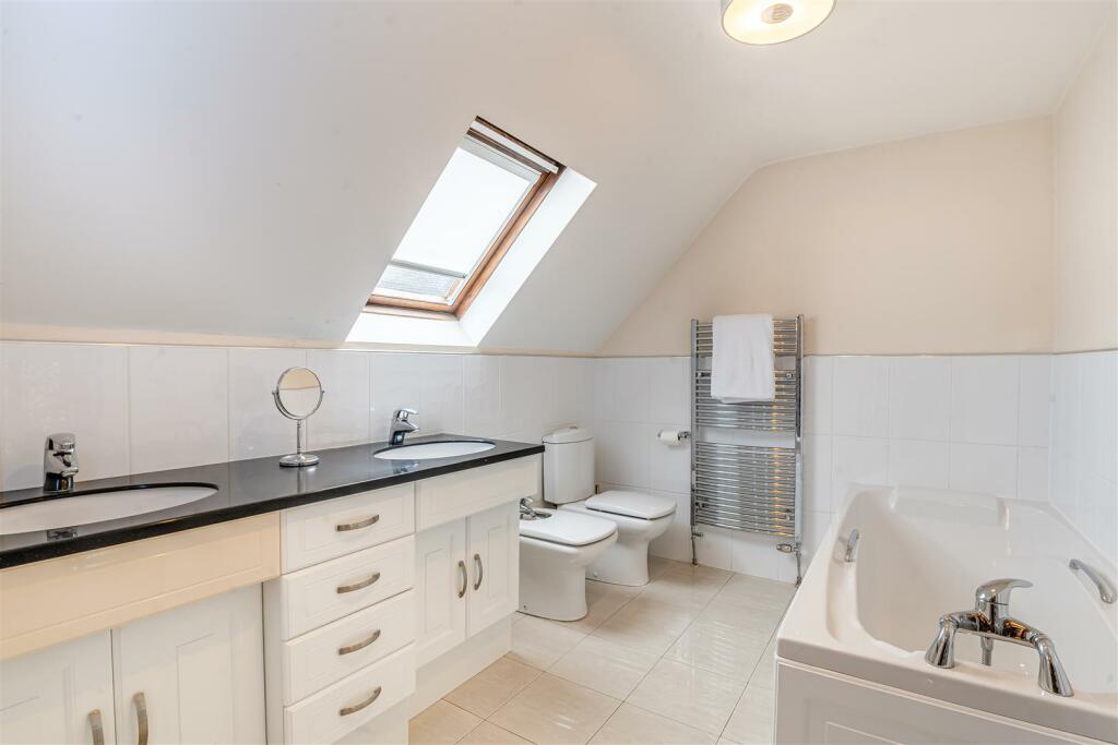 Principle En Suite (1).jpg