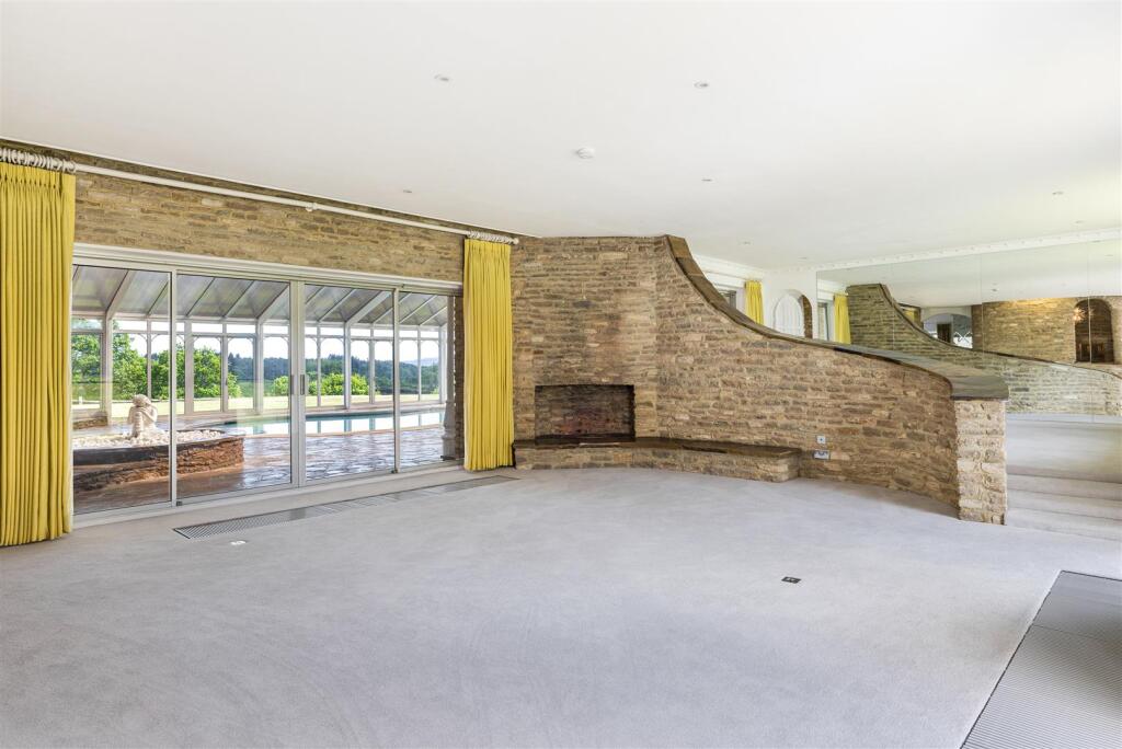 Waverley Court Farm, Monks Walk Farnham, Surrey, G